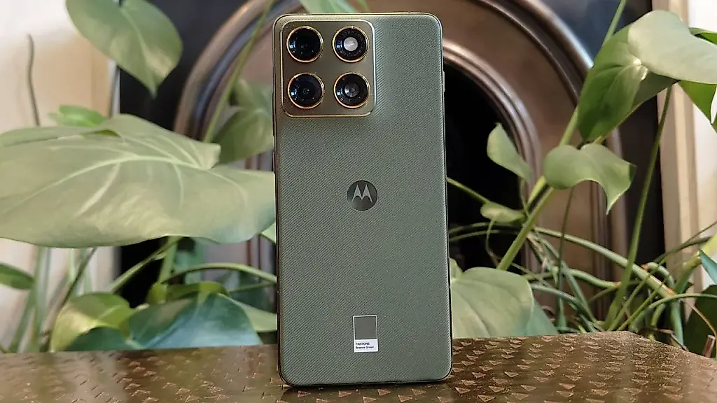 Motorola Edge 70: тонкая попытка сыграть с богатыми