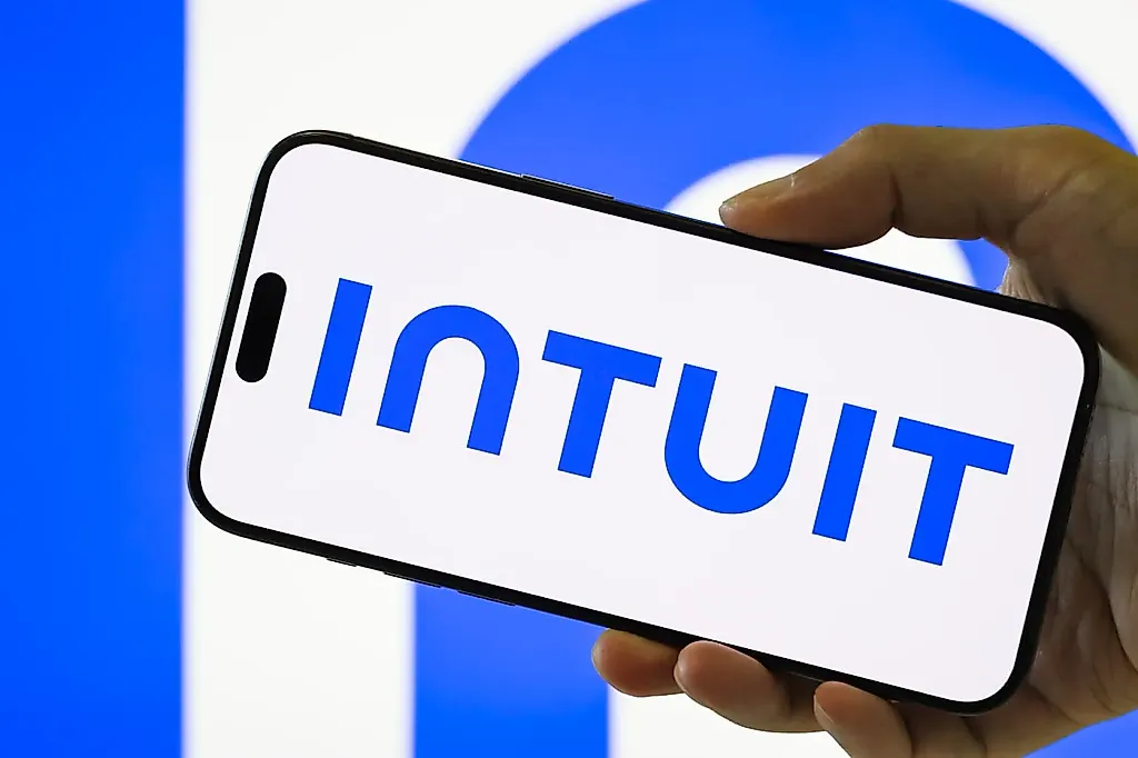Intuit подключает свои финансы к ChatGPT: теперь налоги можно сдавать, разговаривая с искусственным интеллектом