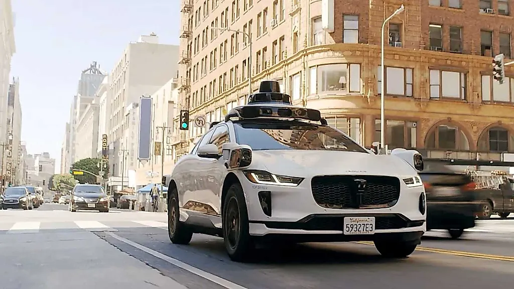 Waymo расширяется в пяти городах