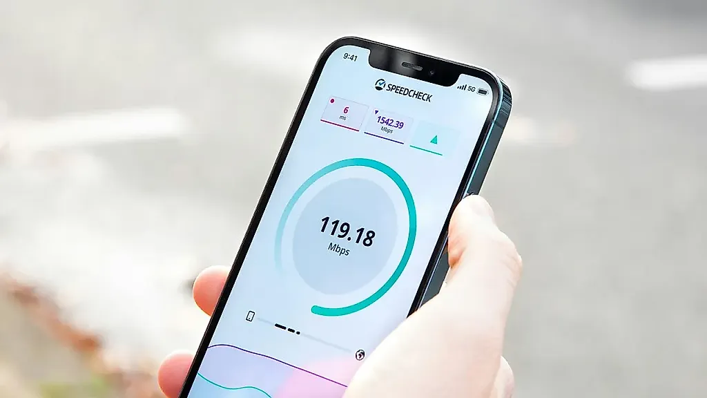 iPhone 17: новый Wi-Fi и сравнение с конкурентами