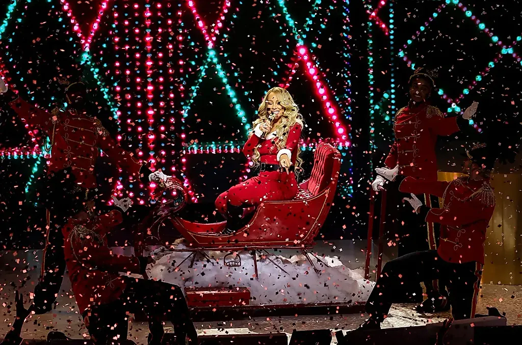 Mariah Carey снова на вершине: «All I Want for Christmas Is You» безраздельно правит чартами