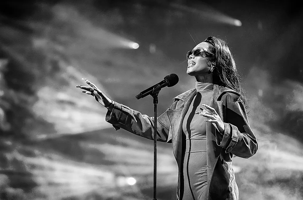Муни Лонг: Суперсила и Признание на Billboard Women in Music 2025