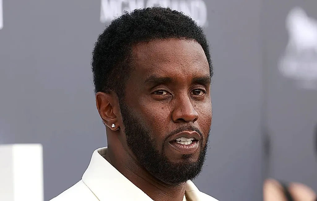 Юристы Дидди наступают на Netflix: обвинения 50 Cent и разборки за "украденные" кадры