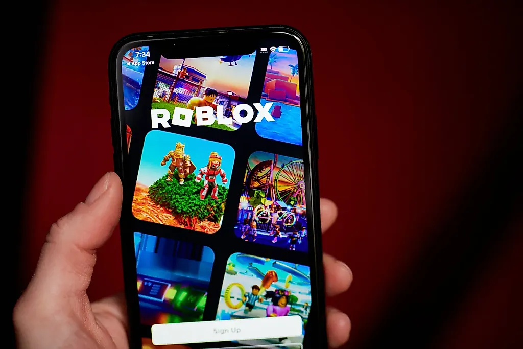 Roblox подарила родителям новый инструмент контроля: блокировка друзей и скрытые отчеты о играх