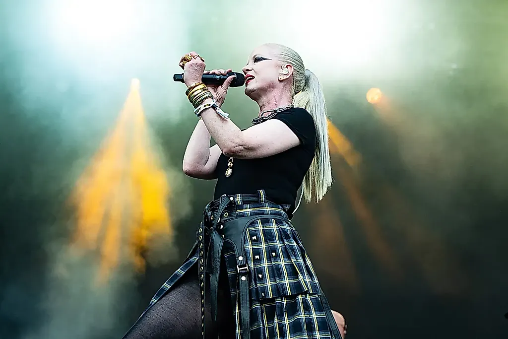 Ширли Мэнсон о стрельбе на Бонди-Бич во время концерта Garbage