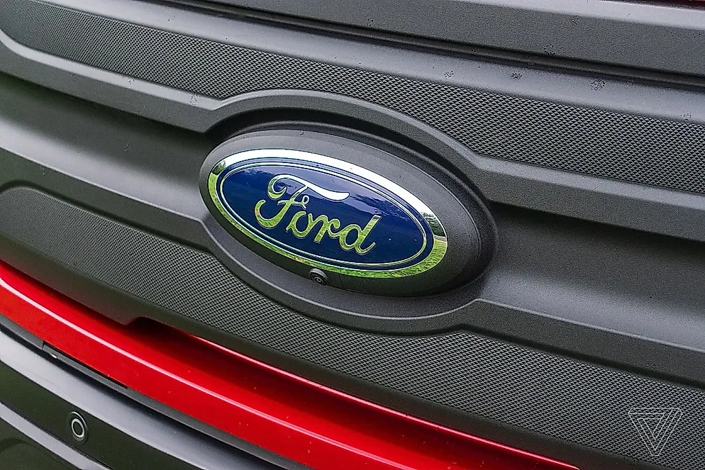 Ford пересматривает ставку на электромобили: гибриды и аккумуляторы снова в моде
