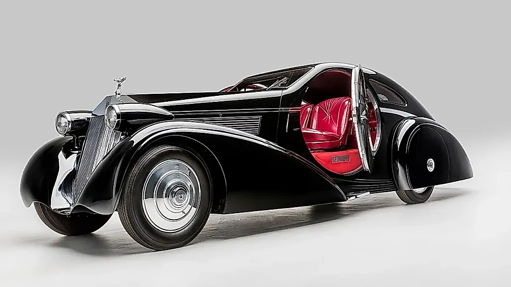 Дверь в прошлое: Rolls-Royce с круглыми дверями и его приключения