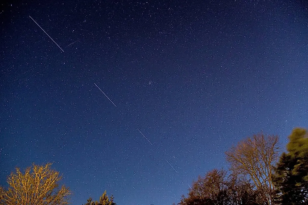 Starlink снижает орбиты спутников против космического мусора