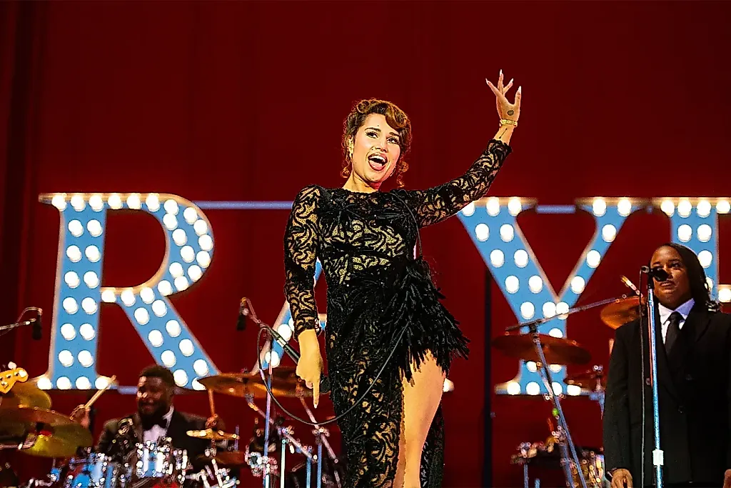 RAYE добилась рекорда в Billboard Hot 100 с треком ‘Where Is My Husband!’