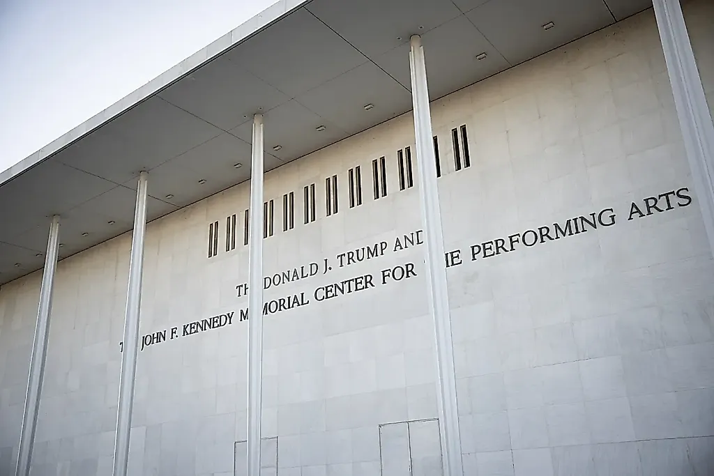 Вашингтонская опера уходит из Kennedy Center после переименования в честь Трампа