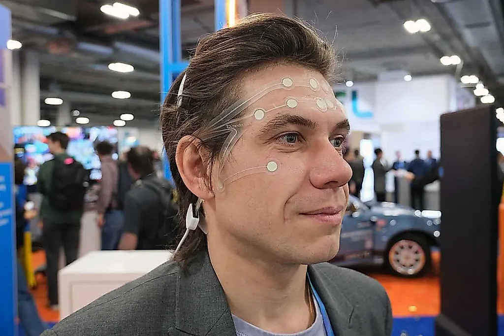 Как EEG-шлемы захватывают наш мозг