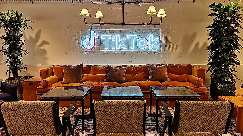 TikTok против уволенных модераторов: скандал с профсоюзами