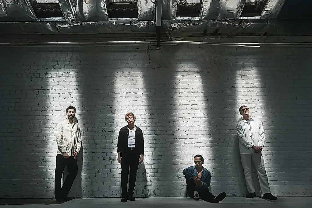 The Temper Trap вернулись на TV с "Giving Up Air"