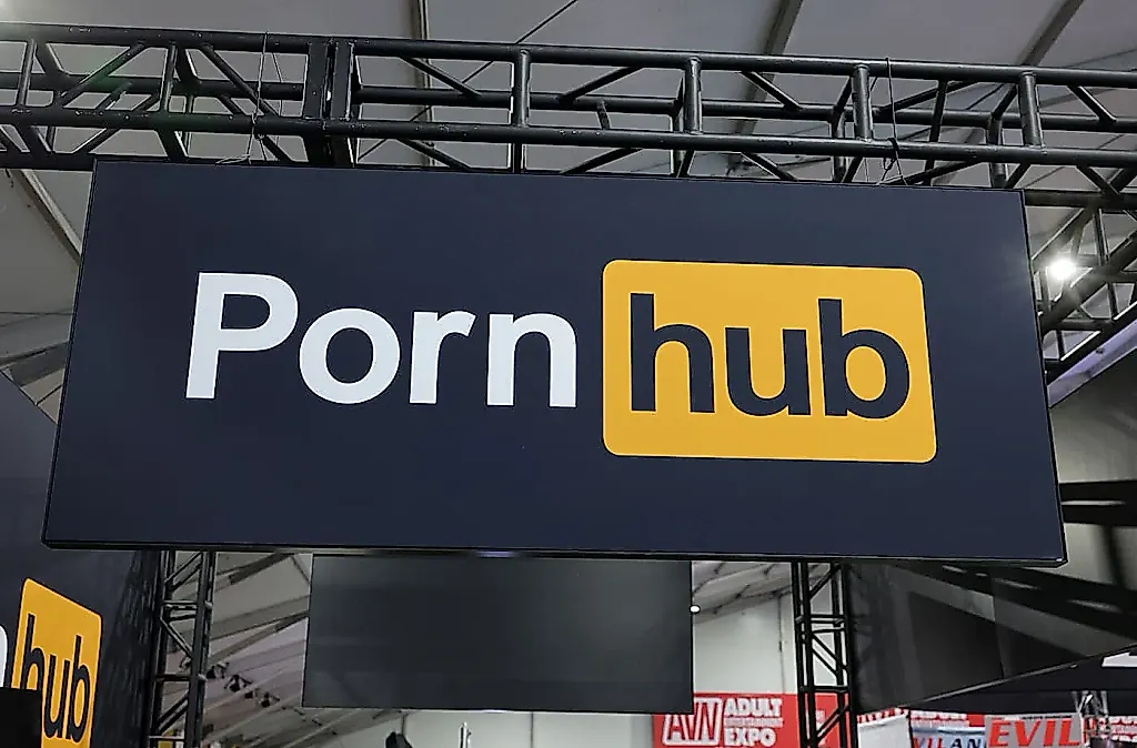 Pornhub ограничивает доступ в Великобритании: закон о безопасности толкает пользователей в подполье