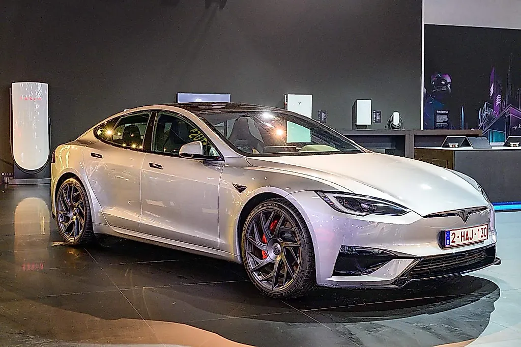 Tesla прощается с Model S и X ради роботов