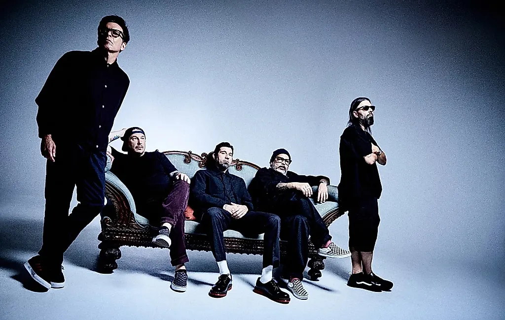 Deftones продали права