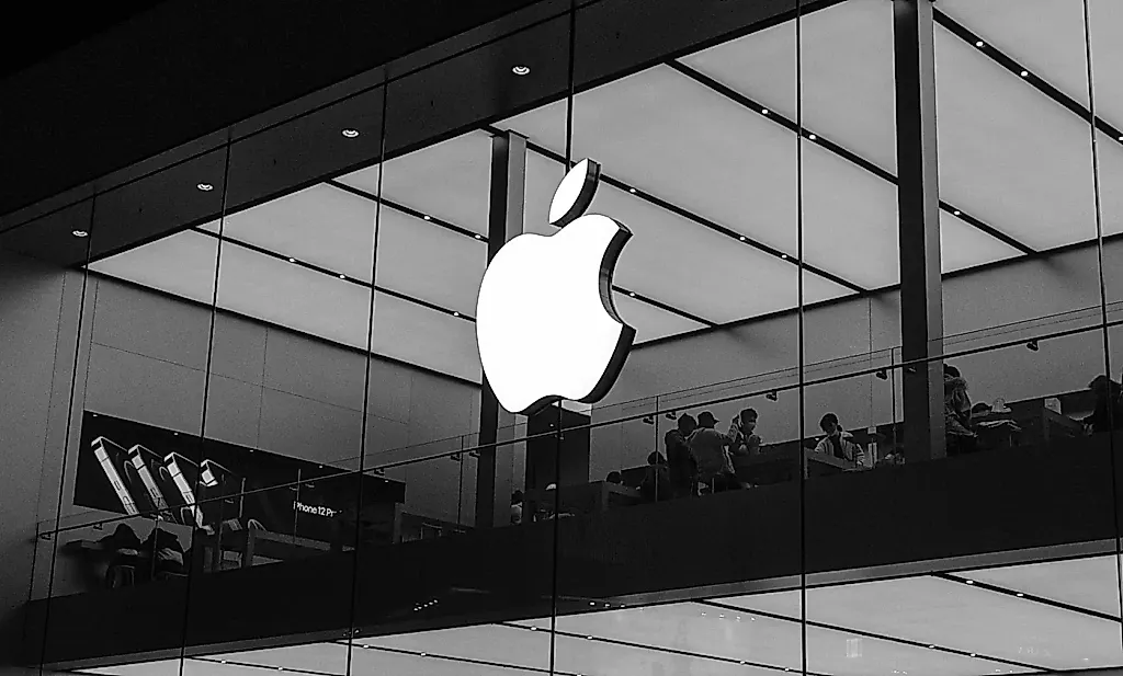 Apple снова шепчет обновлениями