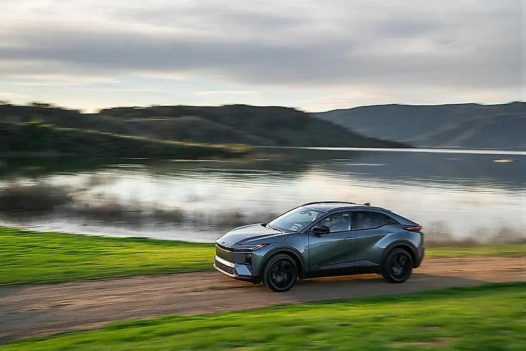 Toyota C-HR: электрический хэтчбек за $38 тысяч — это много или мало?
