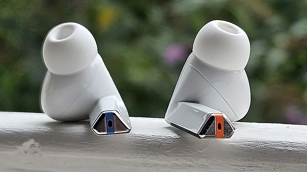 Galaxy Buds 4 против AirPods