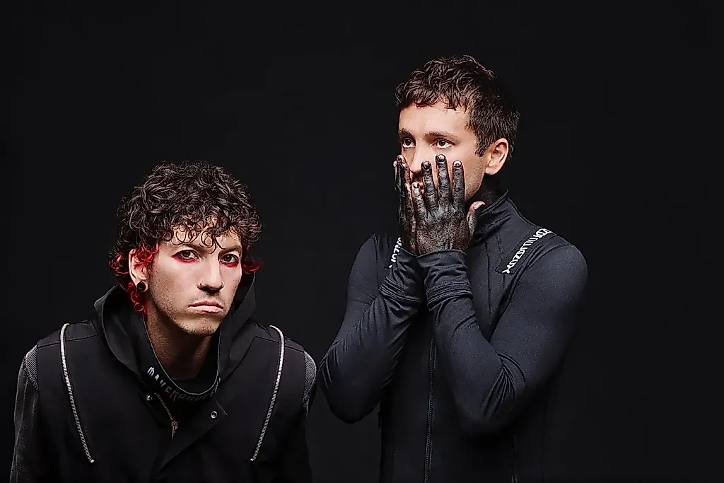 Гигантский прыжок Twenty One Pilots