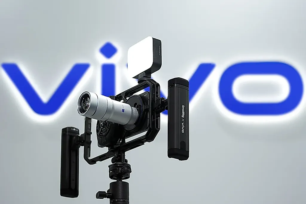 Флагман Vivo с «профессиональной» камерой