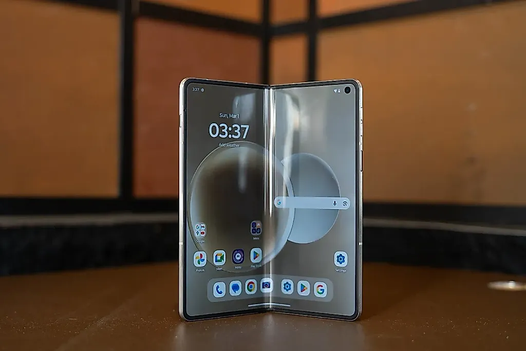 Motorola снова играет в люкс