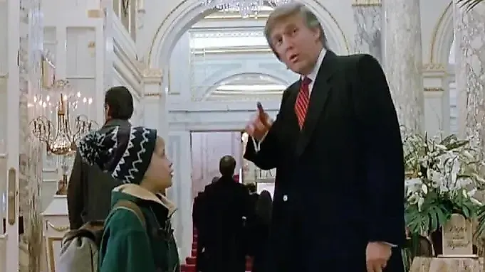 Крис Колумбус хочет вырезать Трампа из «Один дома 2», пока не попал в страну
