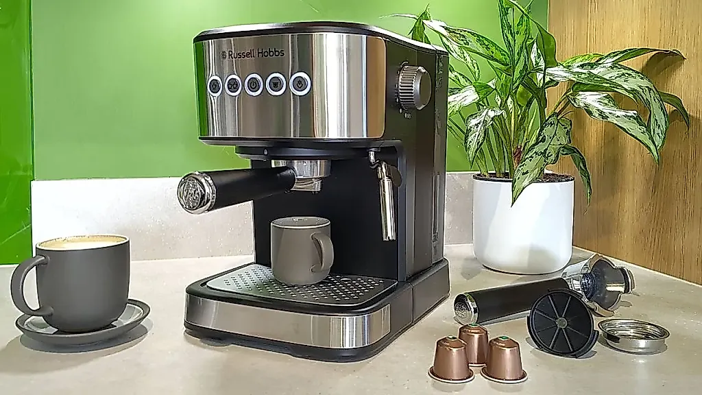 Кофеварка Russell Hobbs: маленькая, да с сюрпризом