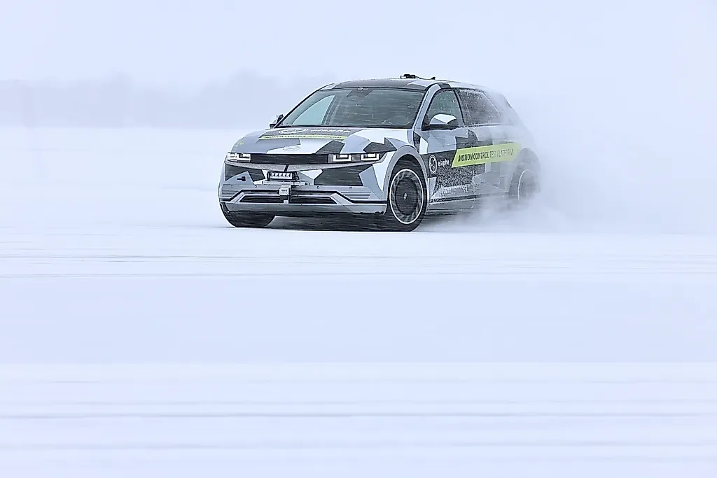 Лёд, моторы и Hyundai