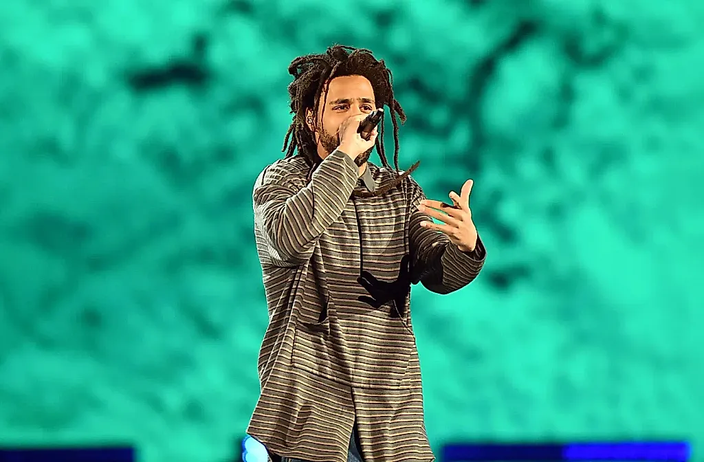 J. Cole высказался о скандале вокруг Drake и Kendrick