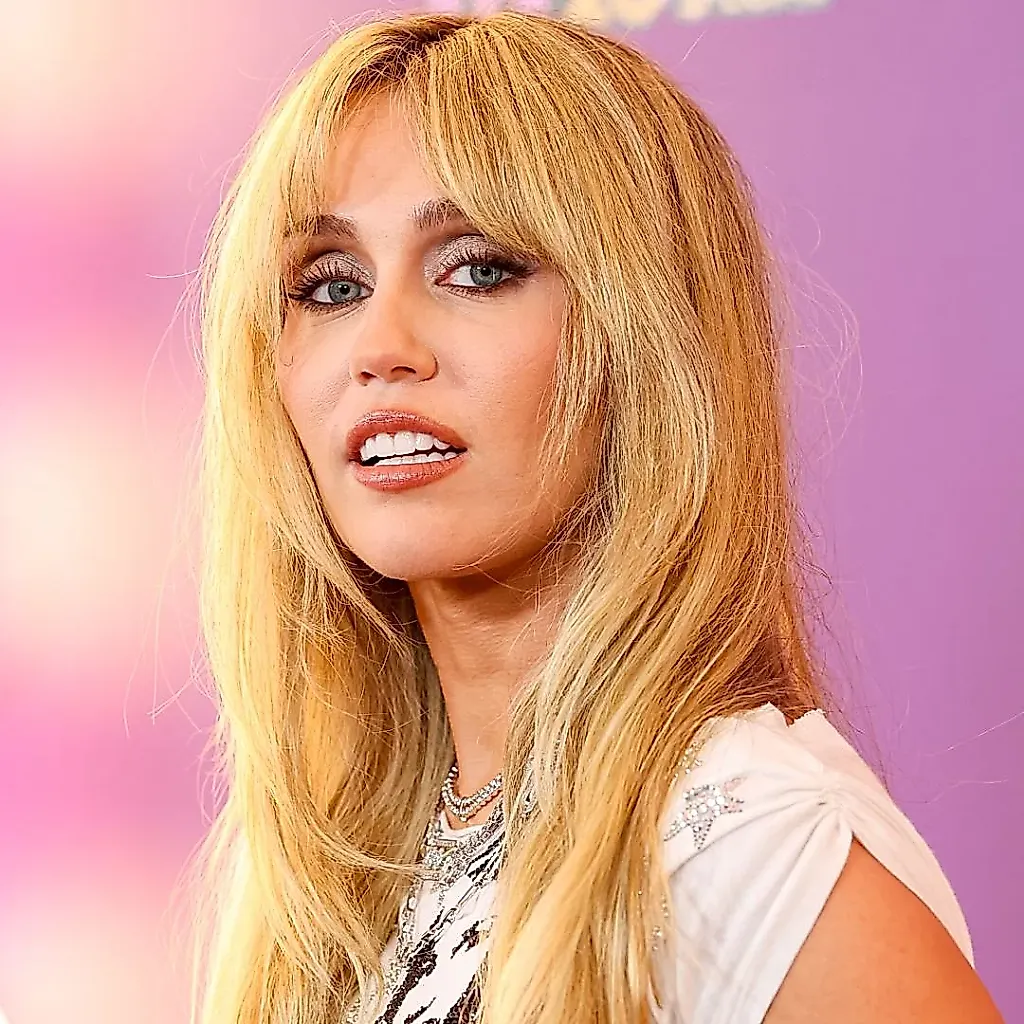 20 лет «Hannah Montana»: образ Майли Сайрус на премьере