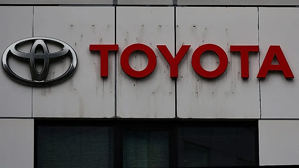 Toyota снова тянет водород