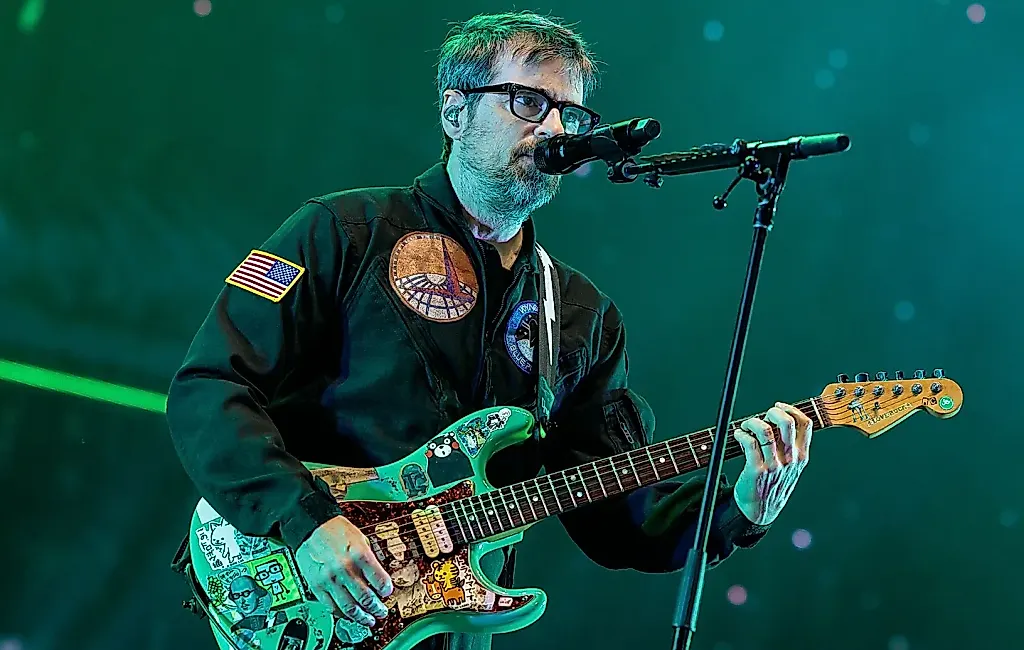 Weezer вернулись со светлым хитом