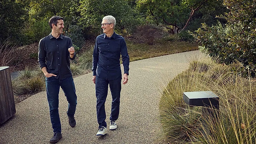 Смена власти в Apple
