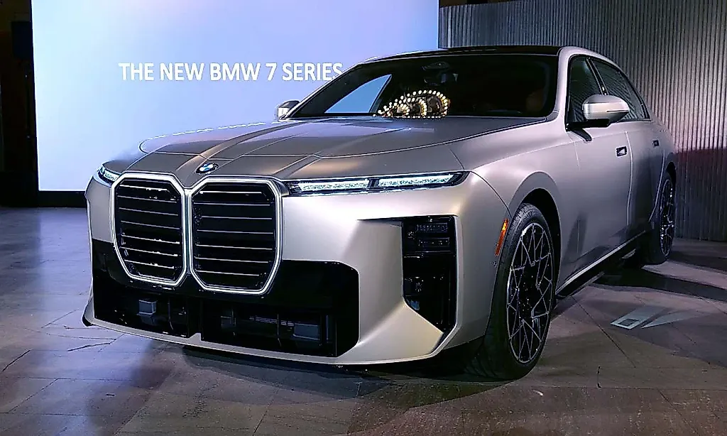 BMW i7: игрушка для избранных