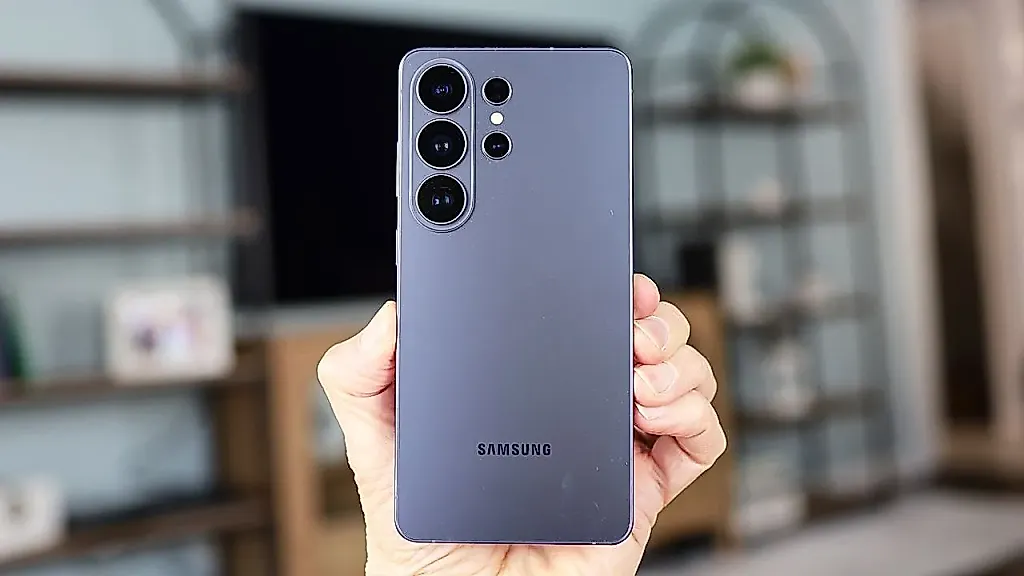 Pixel 10 против Galaxy S26