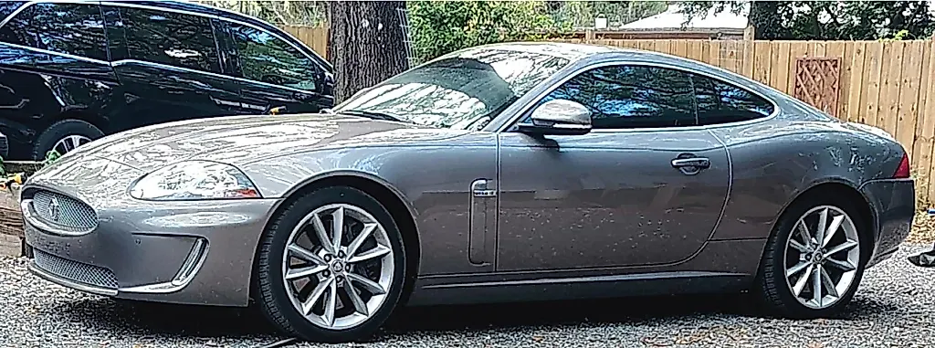 Барганый британский зверь: Jaguar XKR 2011 — Aston Martin для бедных?