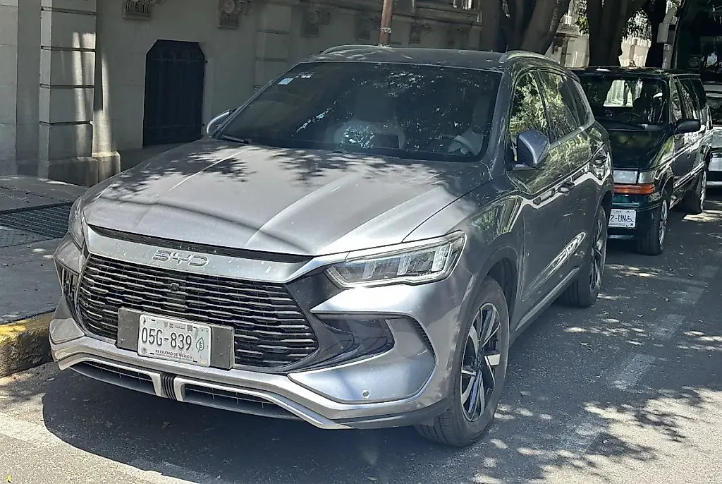 На улицах Мехико: Уникальные автомобили, которые заставляют задуматься