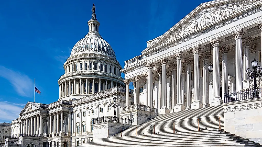 Сенат США взялся за чат-ботов: проверка возраста для ИИ