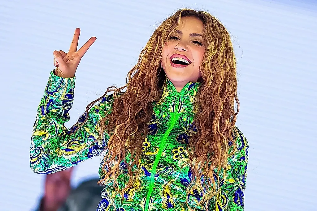 Shakira собирает 2 миллиона на песке Рио: магия, под которую плакать уже нельзя