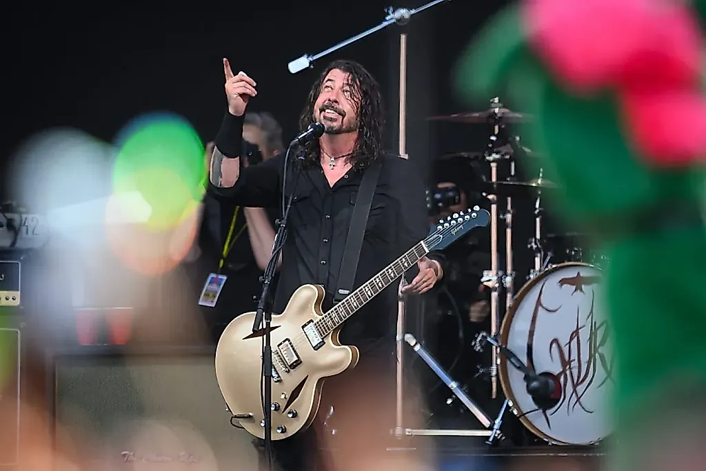 Дейв Грол вынужден был переименовать альбом Foo Fighters из-за «Wicked: For Good»