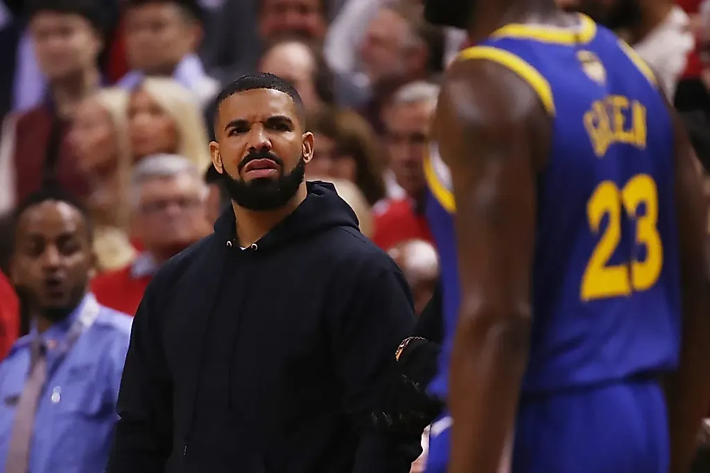 Cleveland Cavaliers высмеяли Дрейка и Toronto Raptors после вылета из плей-офф НБА