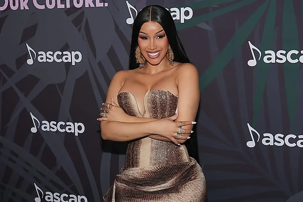 Cardi B требует наказания для Tasha K за новые выпады про Offset: «Последствия должны быть»