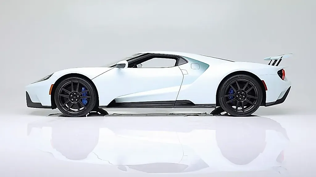 Ford GT Diamond Blue: легенда среди музейных суперкаров