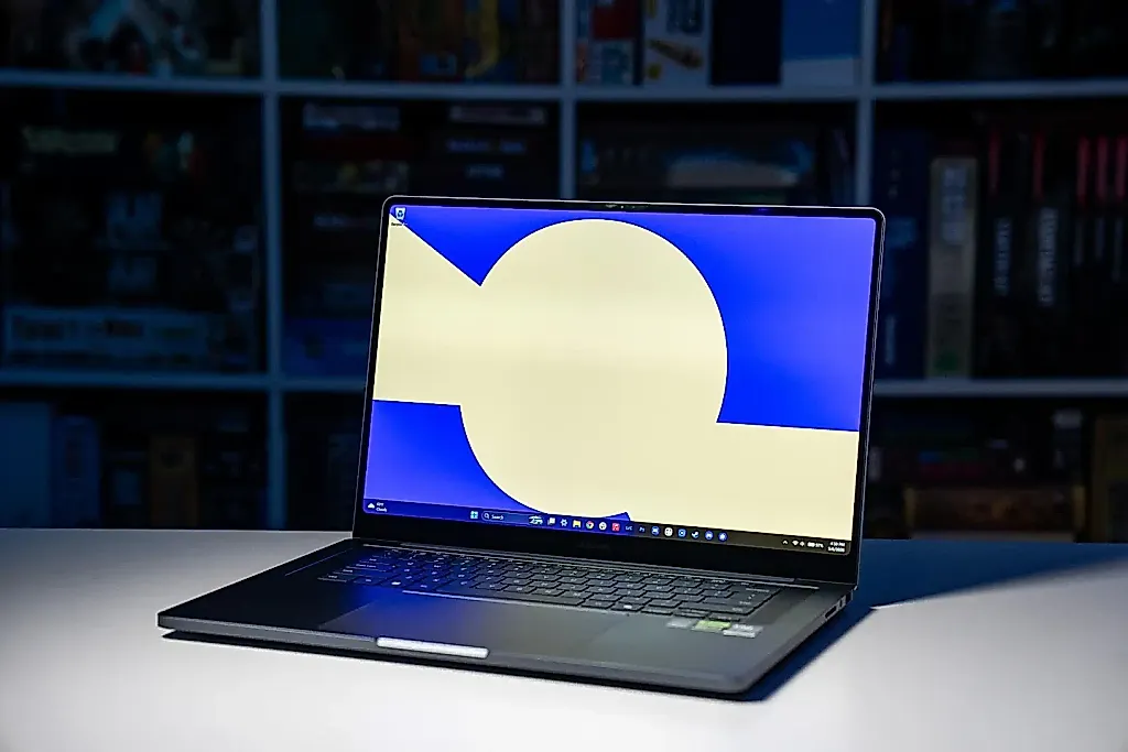 Samsung вдохновился MacBook Pro, но что-то пошло не так
