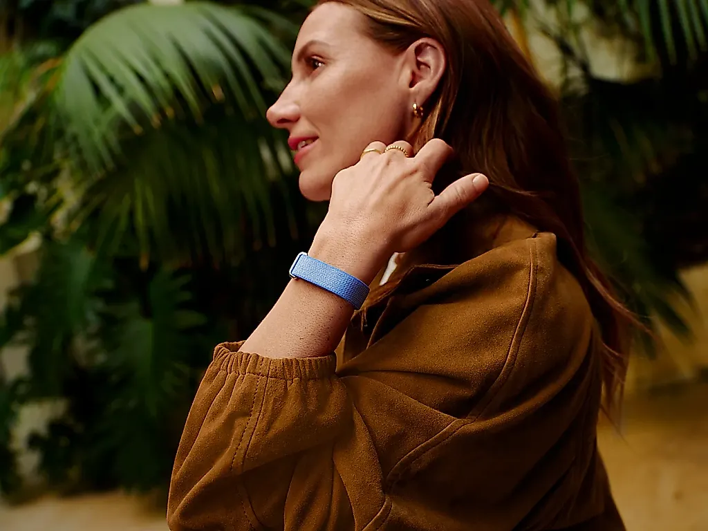 Google запускает фитнес-браслет Fitbit Air, похожий на Whoop