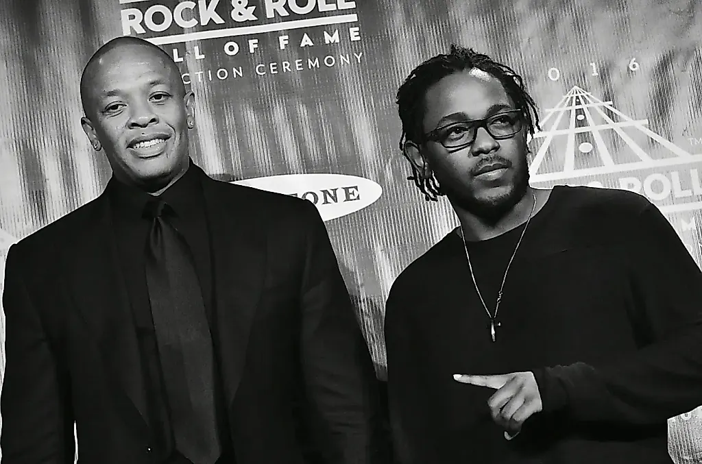 Kendrick Lamar и Dr. Dre вернулись в родную школу