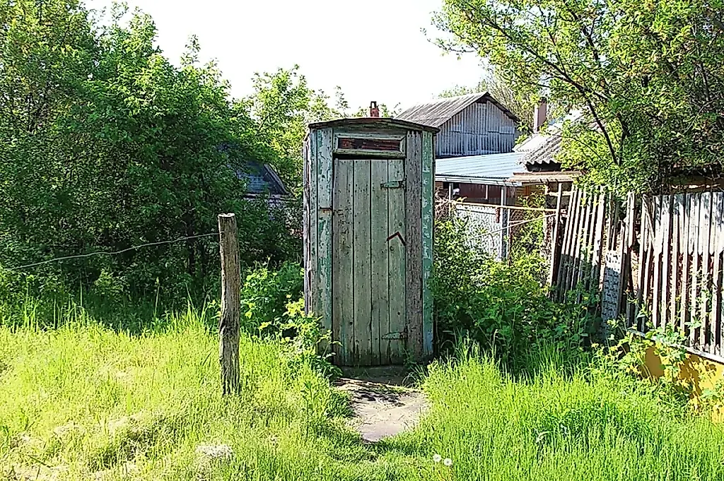 Туалет вне закона. Когда есть риск получить штраф за размещение выгребных ям