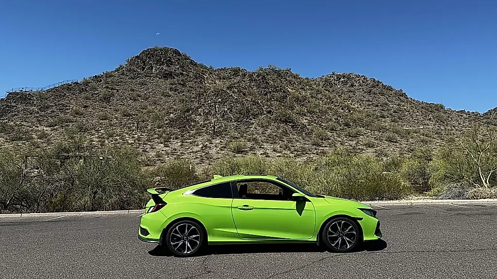 Honda Civic Energy Green: наглость цвета против серой массы