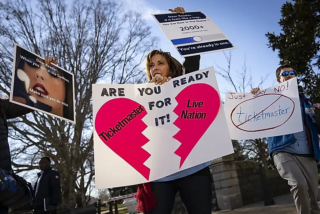 ‘Sweetheart Deal’: Lawmakers Slam Live Nation’s DOJ Settlement & Urge Ticketmaster Breakup